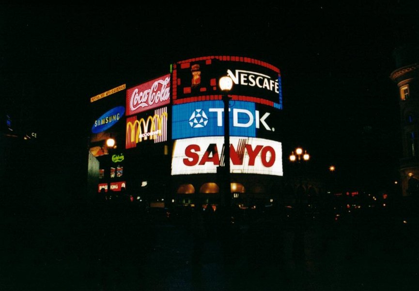 2001.09.14 01.23 london piccadilly circus neon